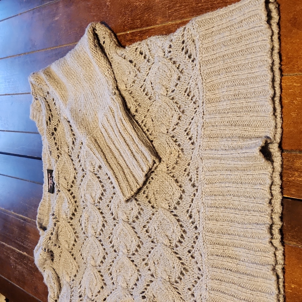 Hooked Up Knitted Sweater